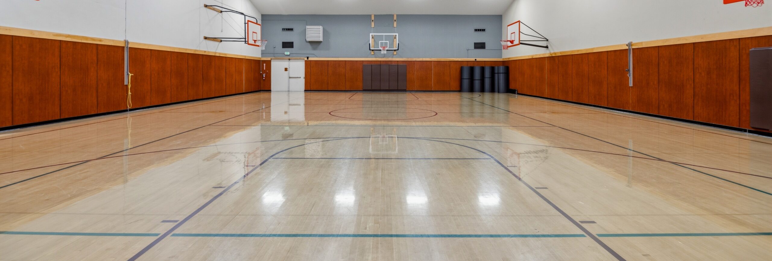 Indoor basketball court at Peak Health & Wellness Coeur d’Alene.